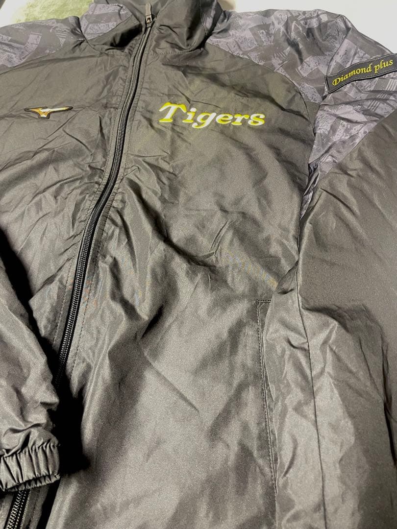 新品未使用 阪神タイガース ダイヤモンドプラス ウインドブレーカー 上下セットM