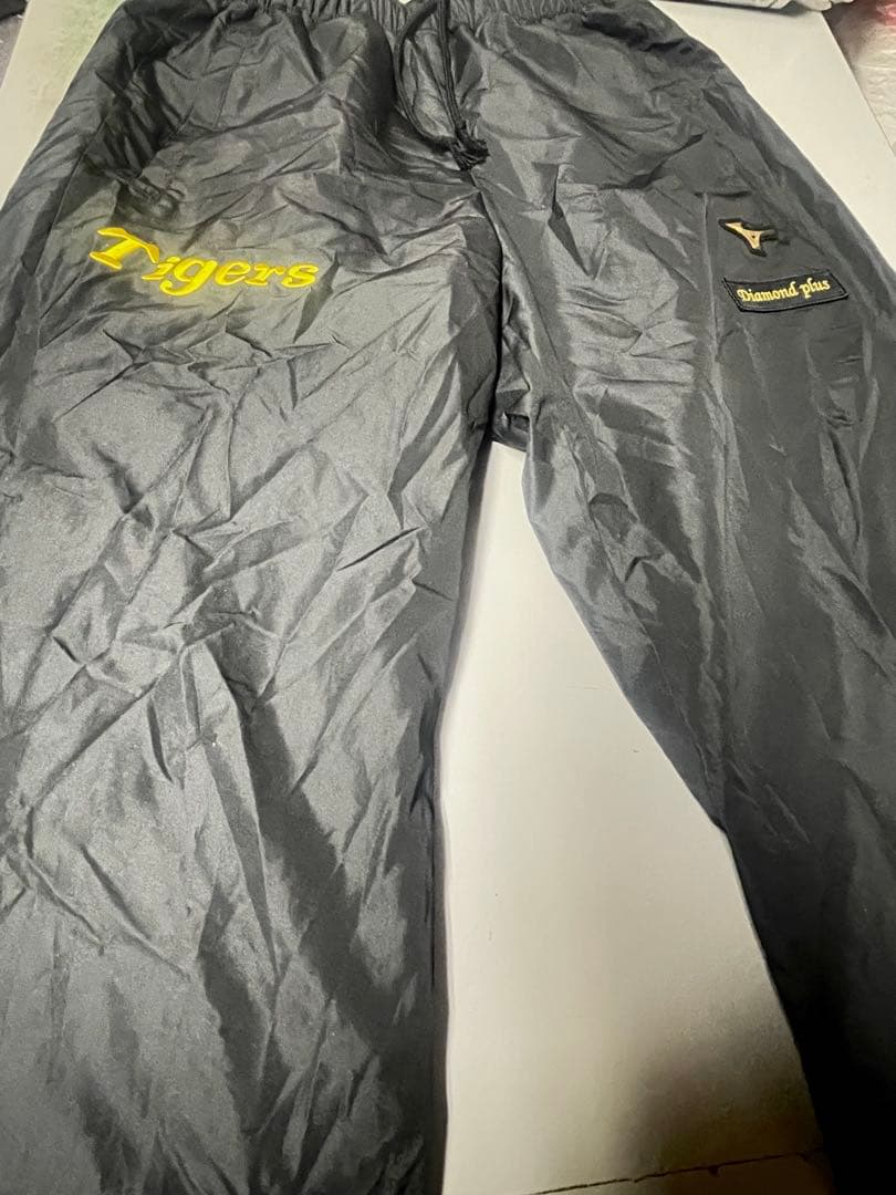 新品未使用 阪神タイガース ダイヤモンドプラス ウインドブレーカー 上下セットM