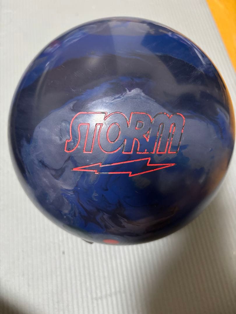 STORM ION ボウリングボール　14ポンド