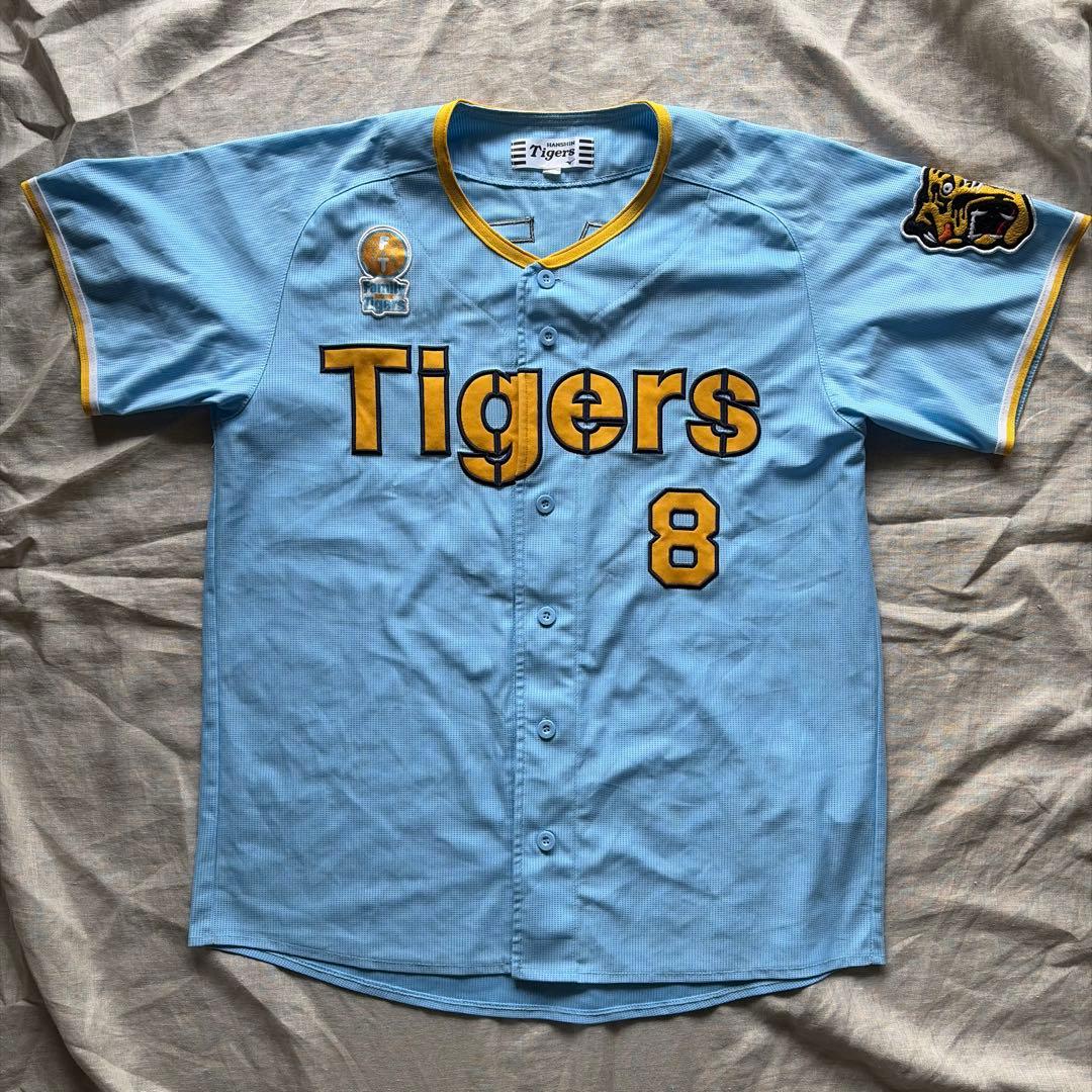 阪神タイガース FwT 佐藤輝明選手 8番 サイン入りレプリカユニフォームL