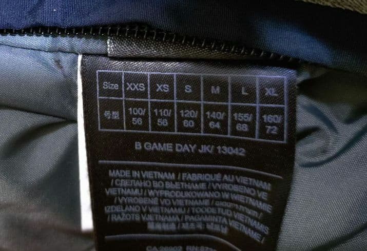 Burton 子ども用スノーボードウェア上下セット　120cm、140cm