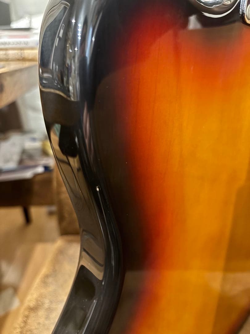 reina　　Fender Jaguar サンバースト　JG66-85