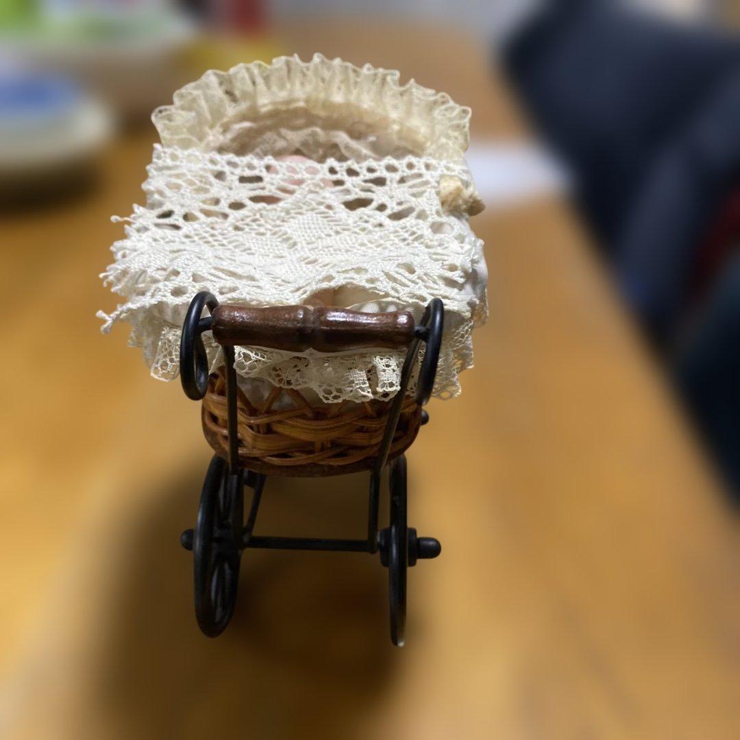 ビスクドール　ミニチュアベビーカー 付き