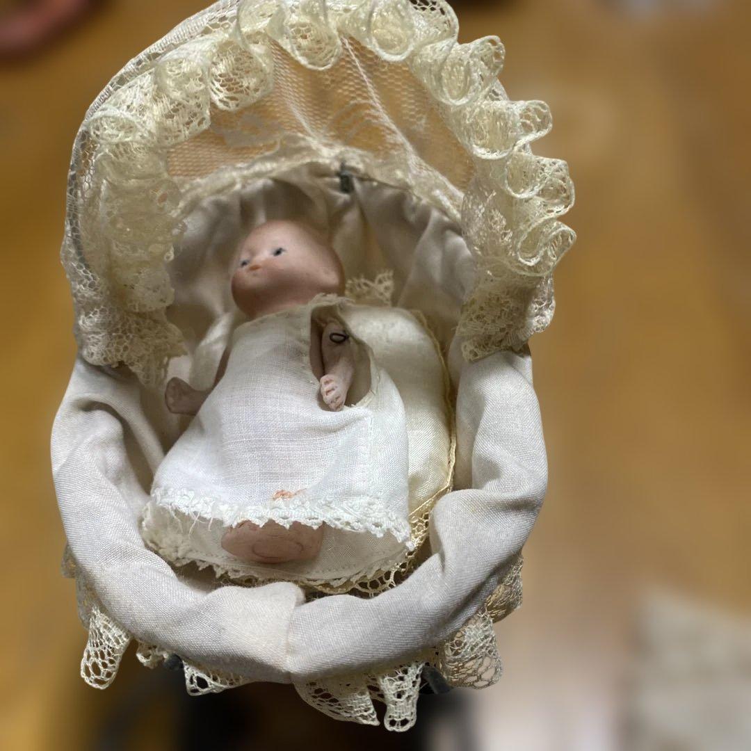 ビスクドール　ミニチュアベビーカー 付き