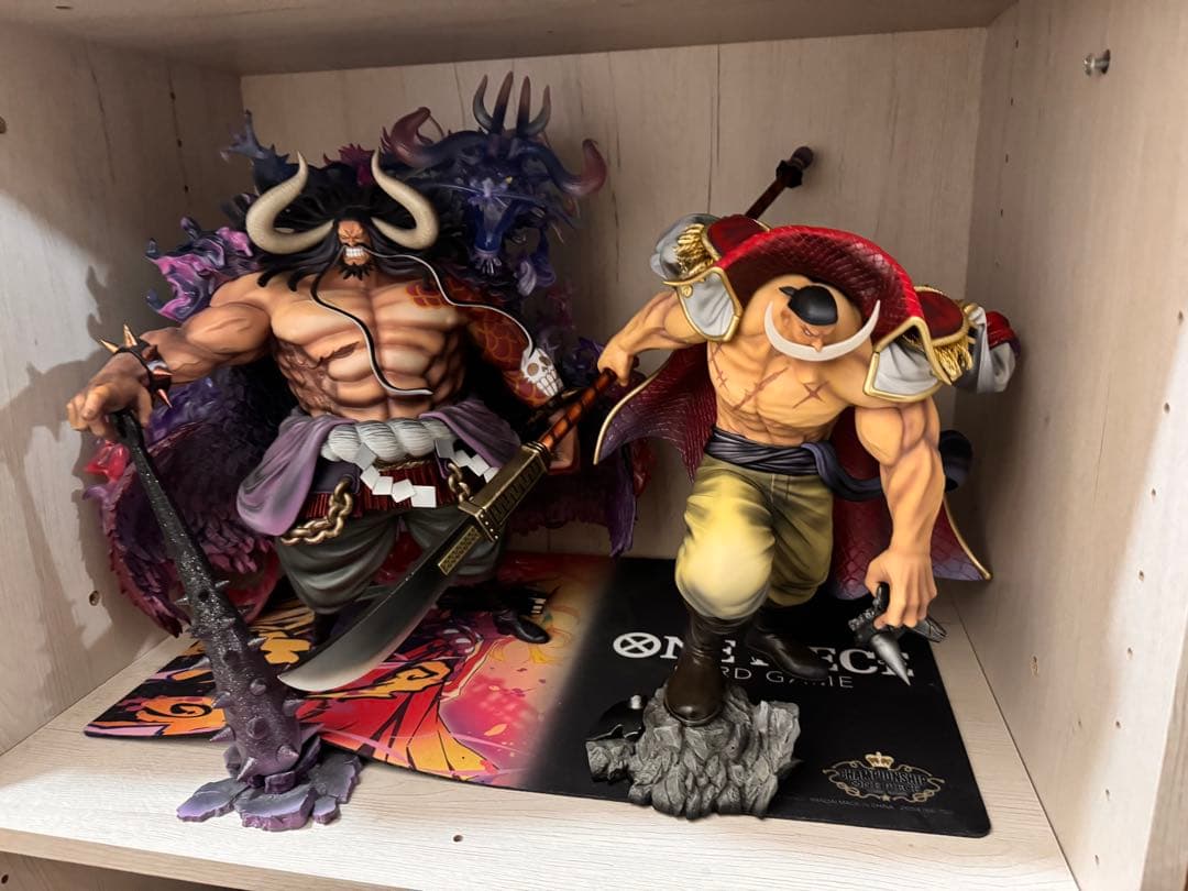 百獣のカイドウと白ひげセット売りです