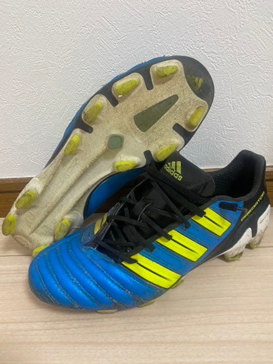 激レア サッカー スパイク アディダス アディパワープレデターTRX FG
