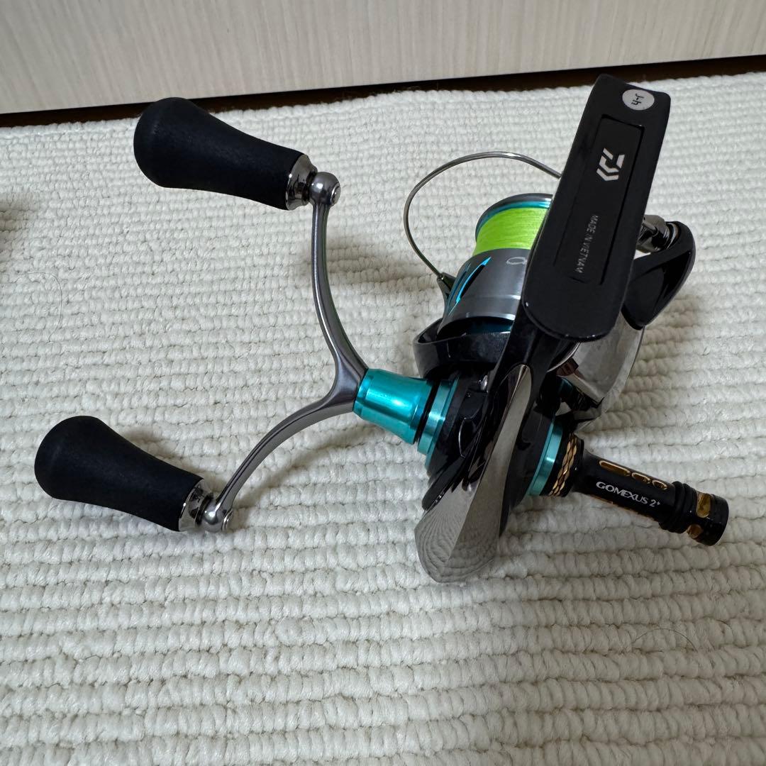 ダイワ 24エメラルダス X LT 2500-DH ゴメクサスリールスタンド