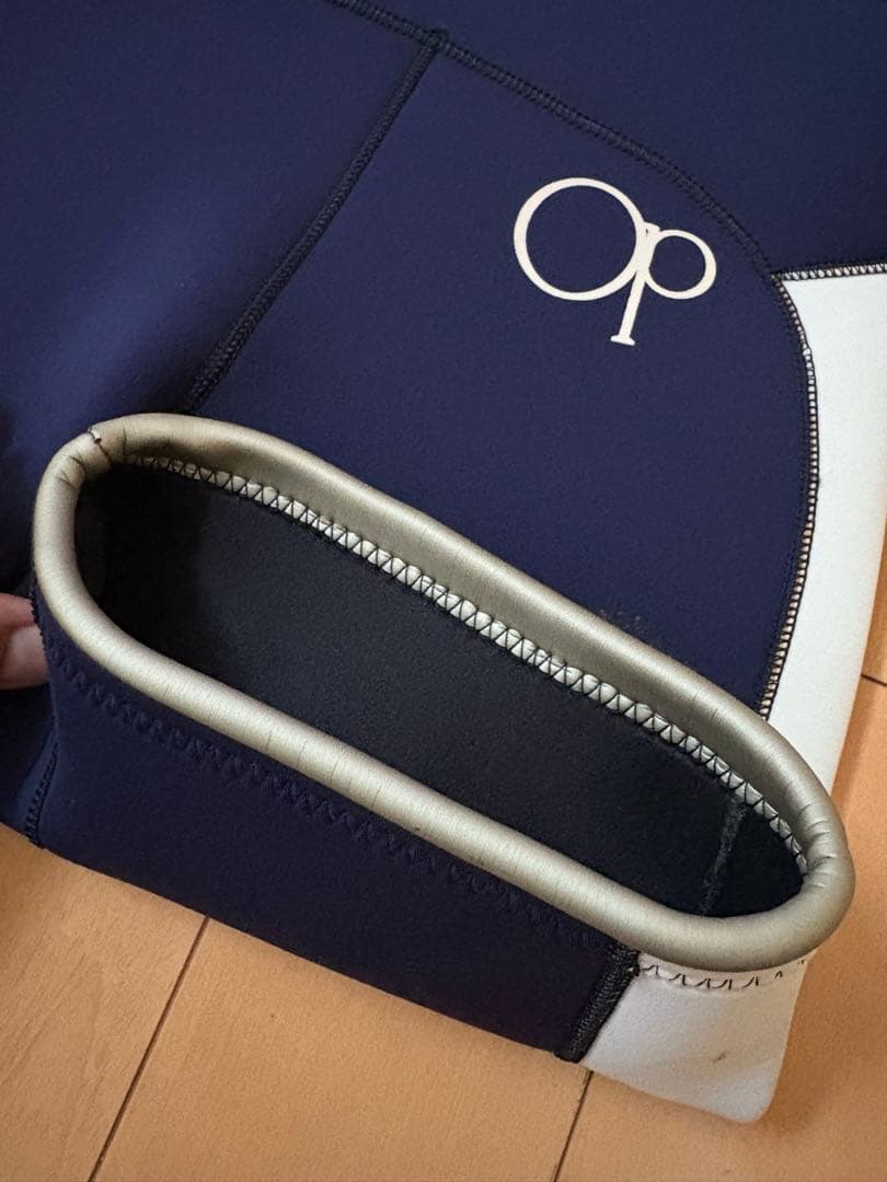 新品訳あり　OPウエットスーツ　レディースL 紺/白