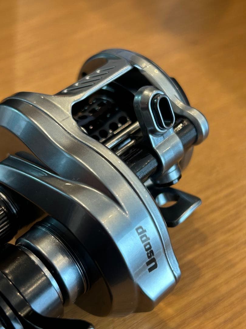 【1度使用】USOPP 右ベイトキャスティングリール 【LEYDUN】