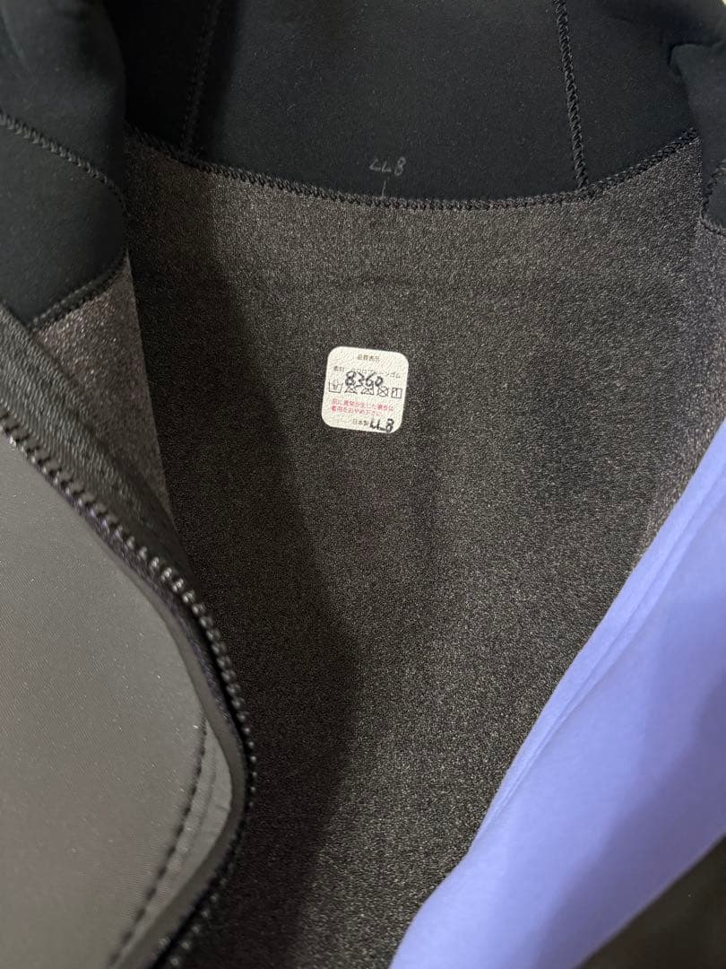 新品　Bism ビーイズム ウェットスーツ フードベスト 3mm サイズLLB