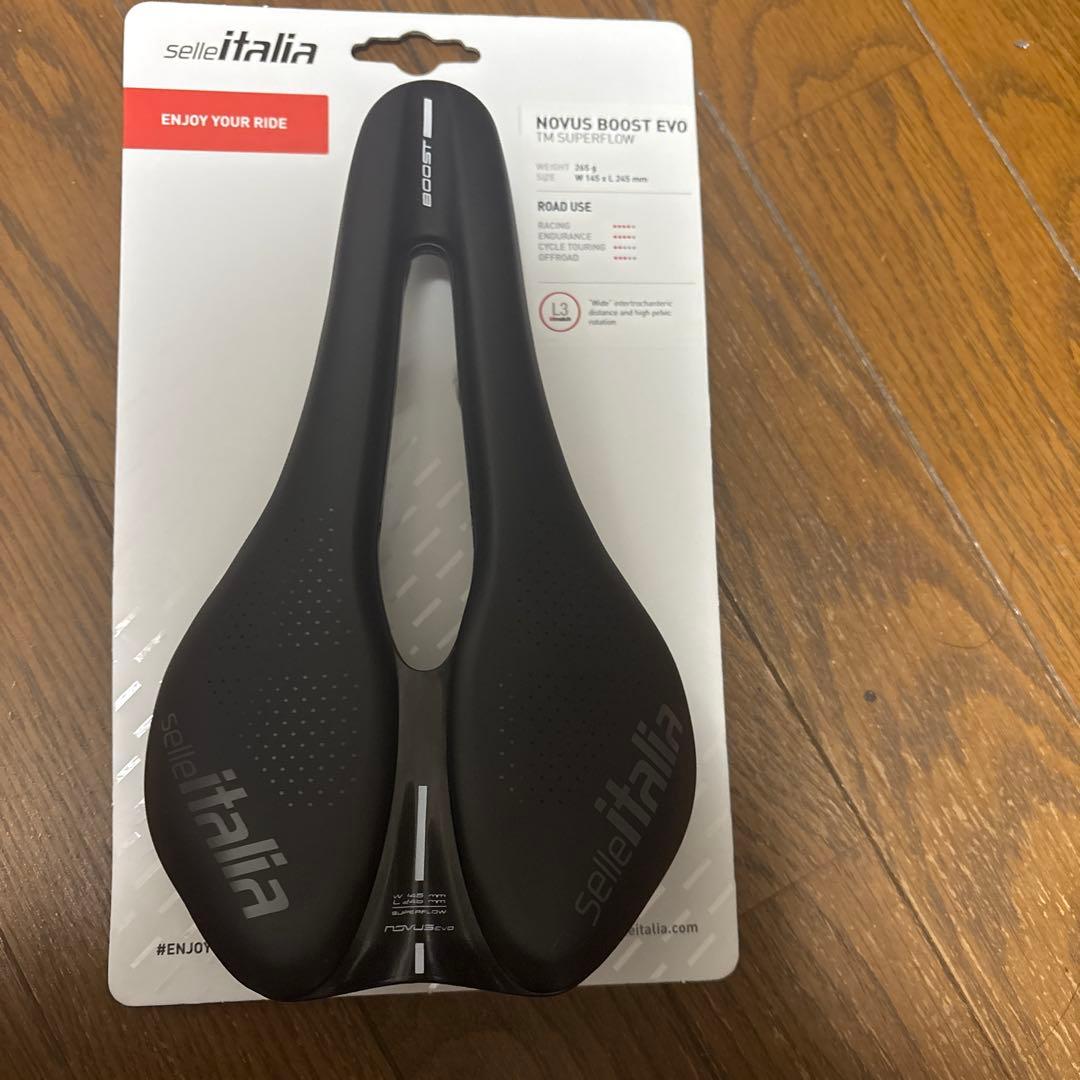 NOVUS BOOST EVO TM SUPERFLOW サドル