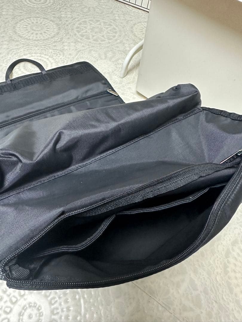 BREE 黒 折りたたみトラベルポーチ