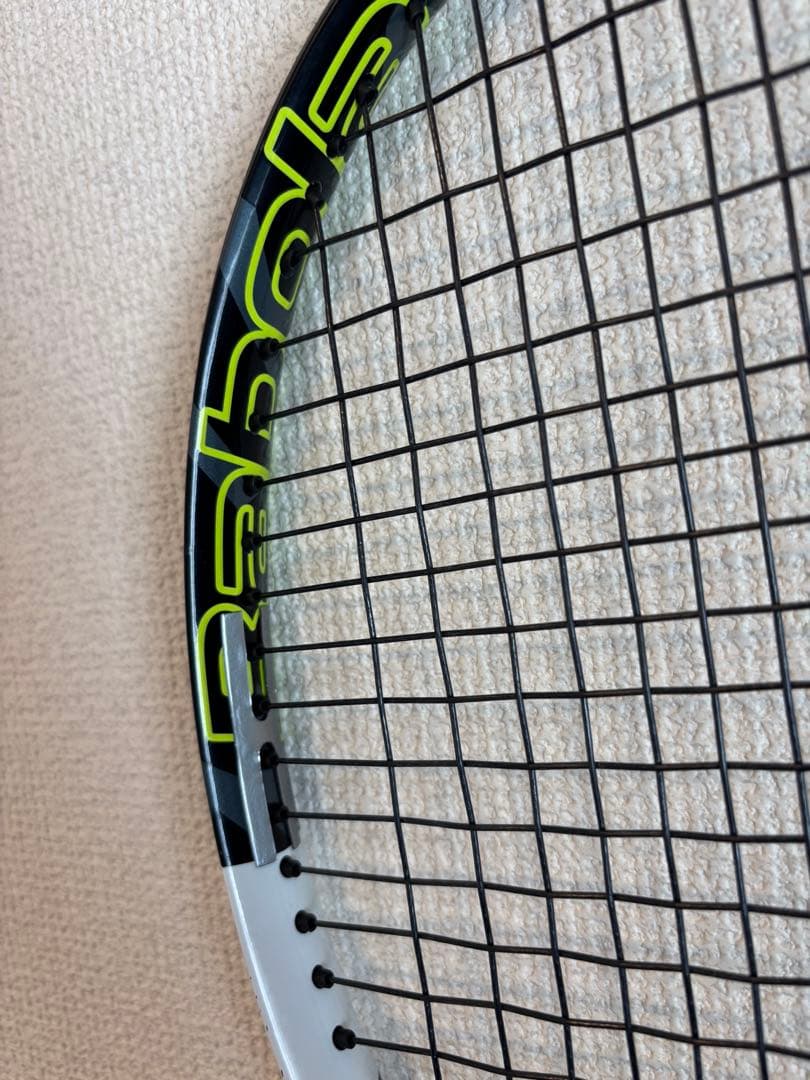 美品　Babolat PURE AERO PLUS ピュアアエロプラスG2