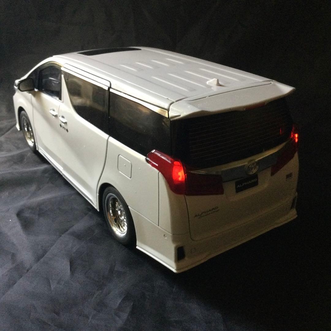 トヨタ アルファード 2023年型 TOYOTA ALPHARD 1/18