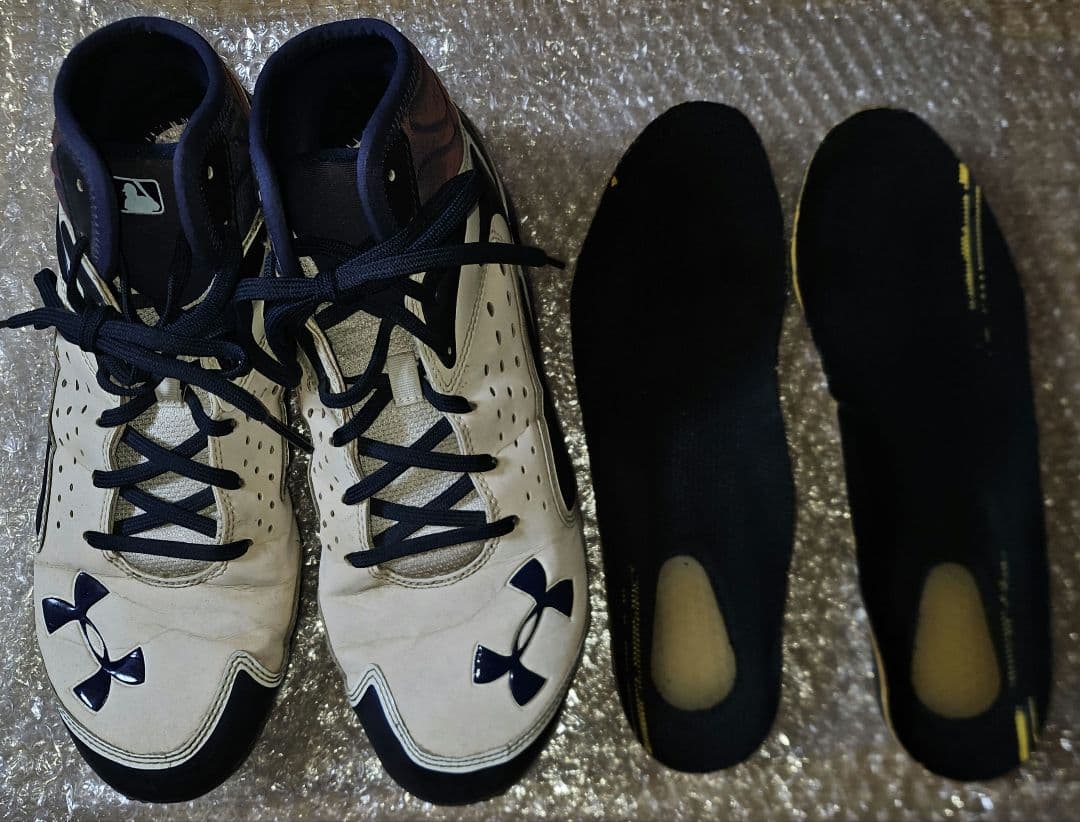 アンダーアーマー ハイカット？スパイクの使用品 27センチ