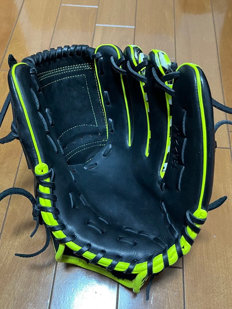 アンダーアーマー 軟式 グローブ 迷彩柄