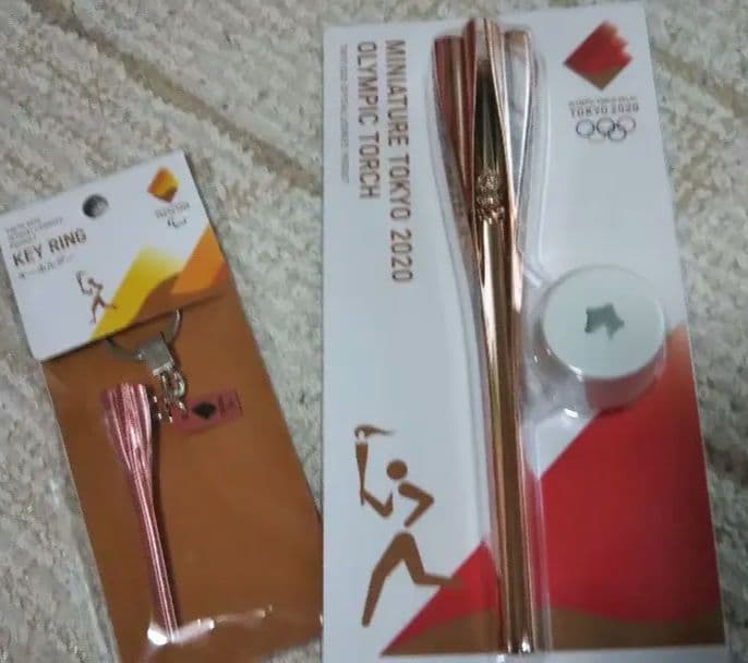 オリンピック 東京2020 聖火 トーチ キーホルダー ミニチュア