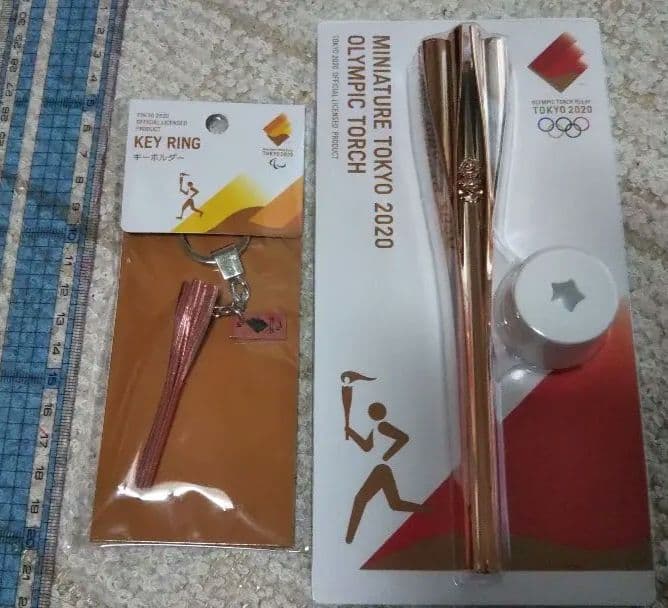 オリンピック 東京2020 聖火 トーチ キーホルダー ミニチュア