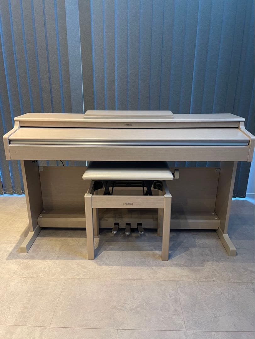 デジタルピアノ 88鍵 ベージュ 椅子付き（2019年製）