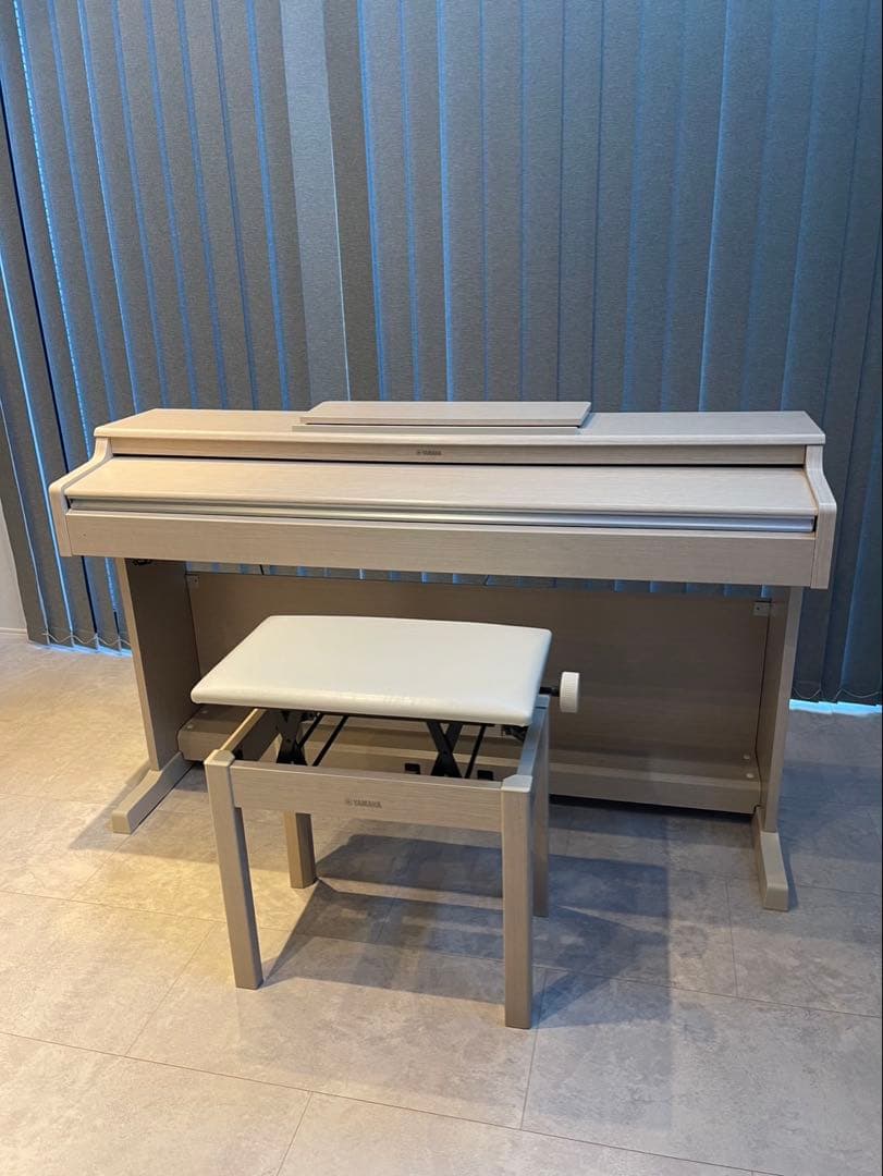 デジタルピアノ 88鍵 ベージュ 椅子付き（2019年製）