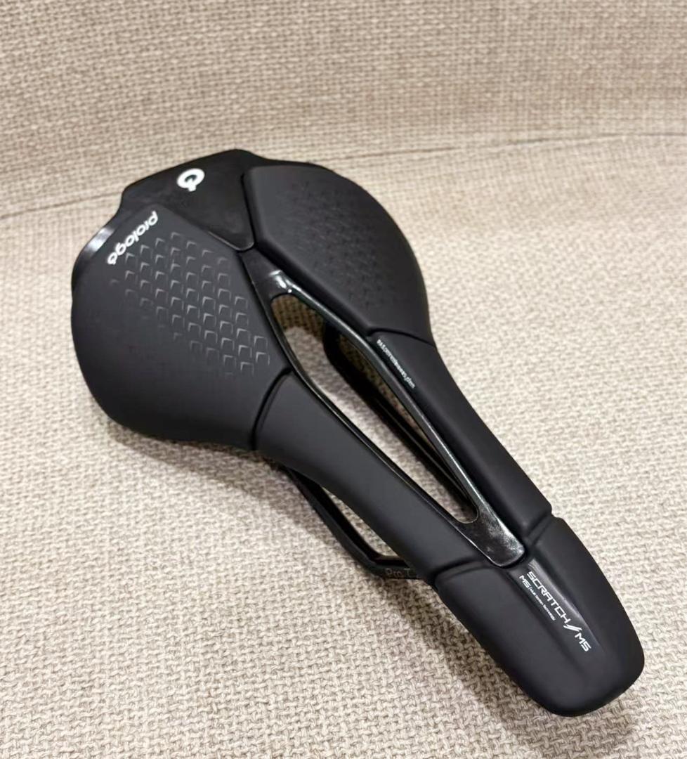 ロードバイク用サドル　Prologo SCRATCH M5 PAS