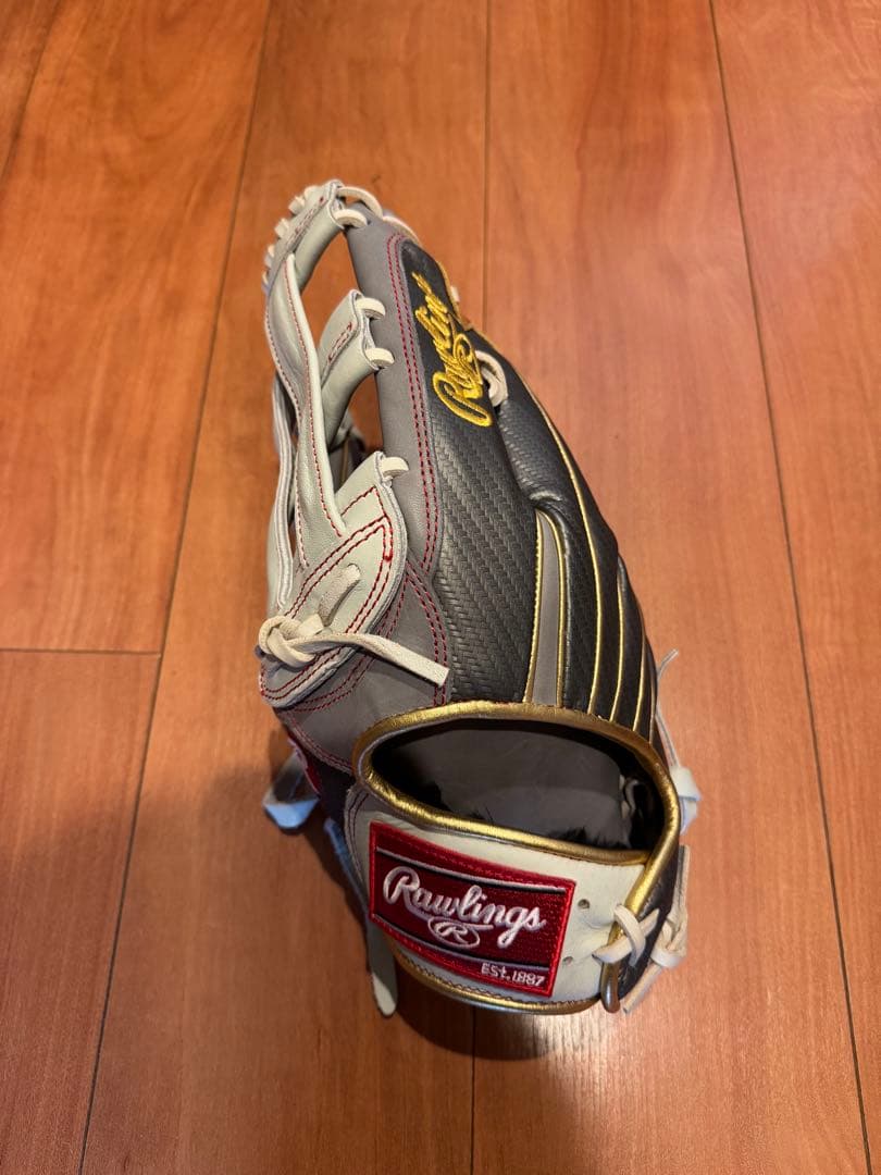 ローリングス　外野手用グローブ　左用