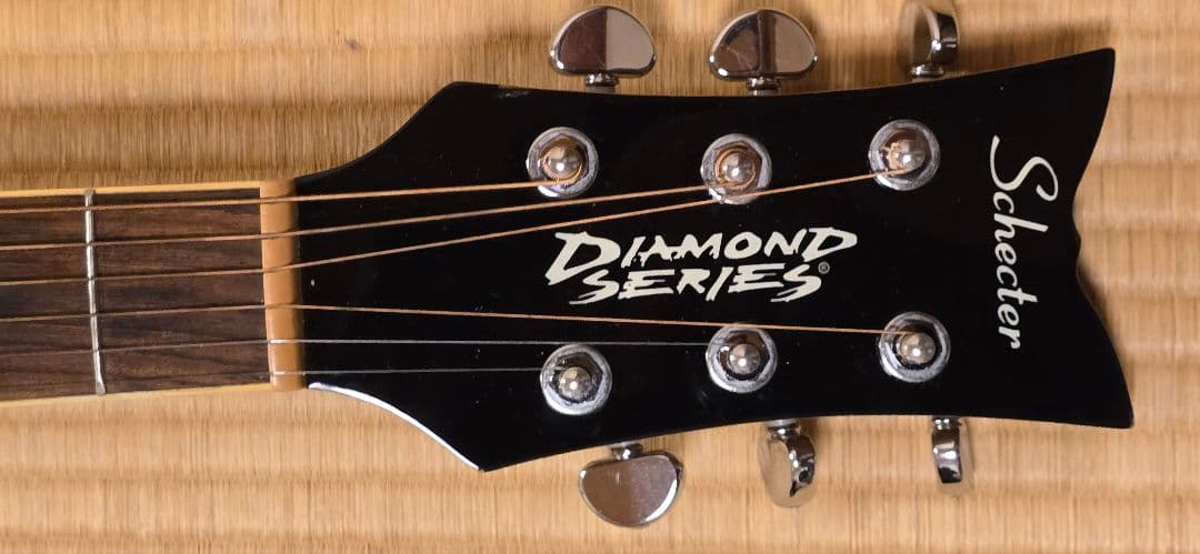 Schecterダイヤモンドシリーズ エレアコ セミハードケース付き