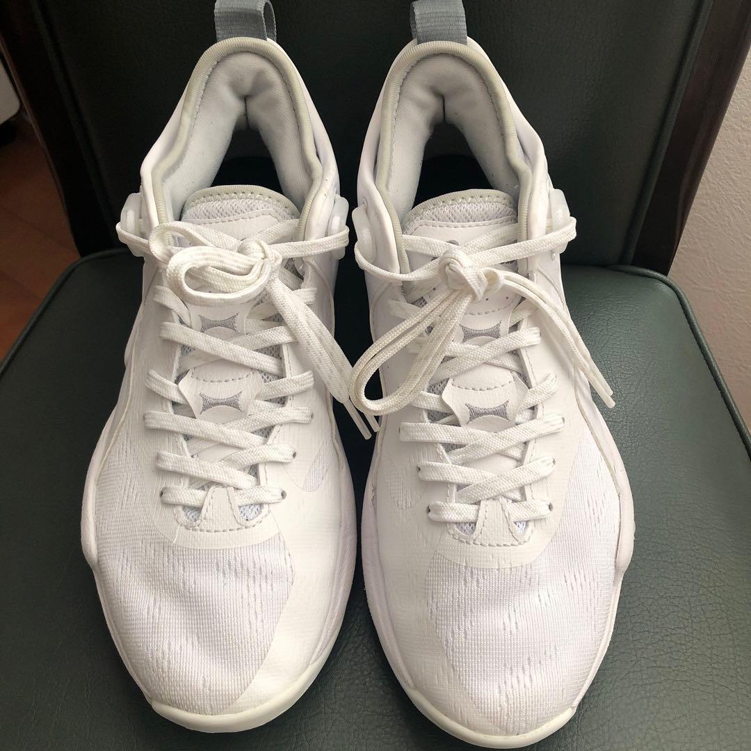 アシックス　NOVA SURGE LOW2