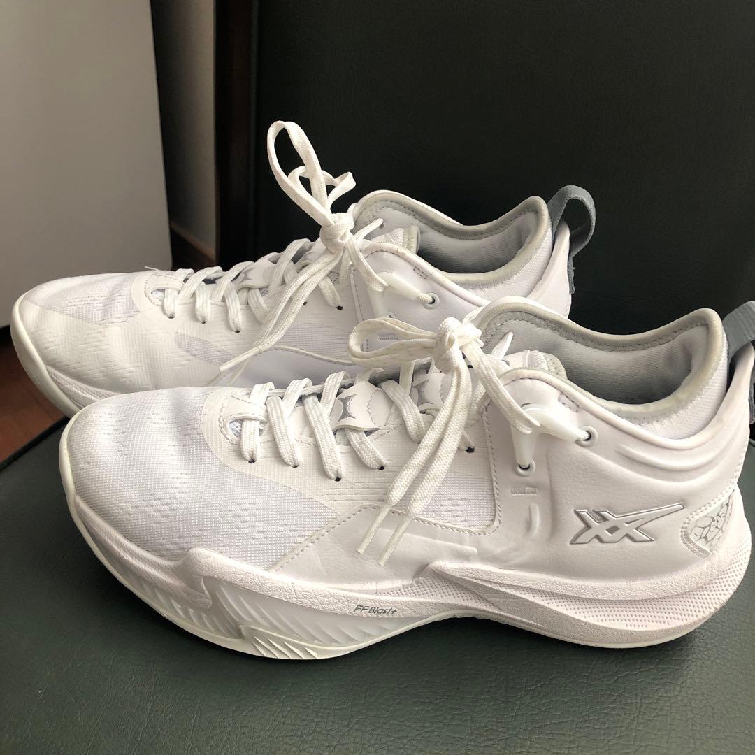 アシックス　NOVA SURGE LOW2