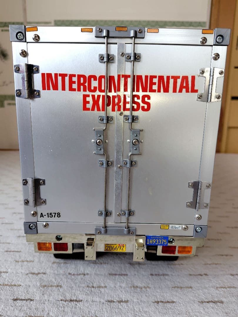 タミヤ　トレーラー1/14パネルバンセミトレーラー