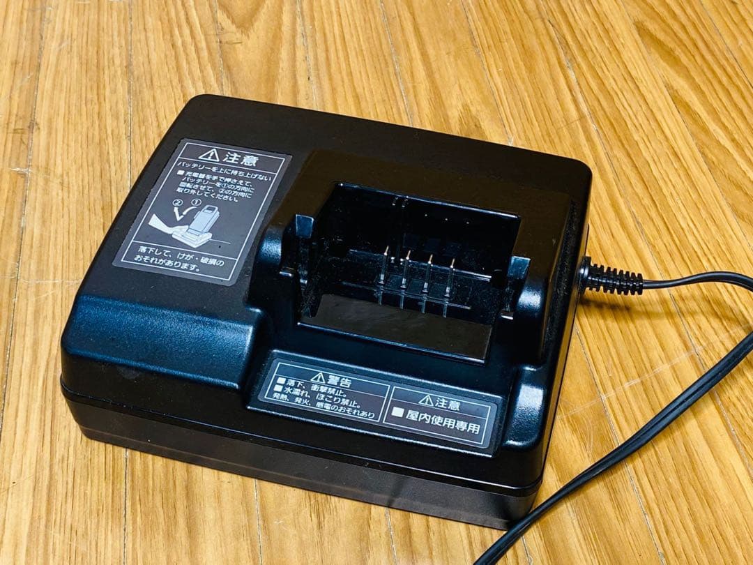 Panasonic 電動自転車用充電器 ブラック NKJ069Z1 中古