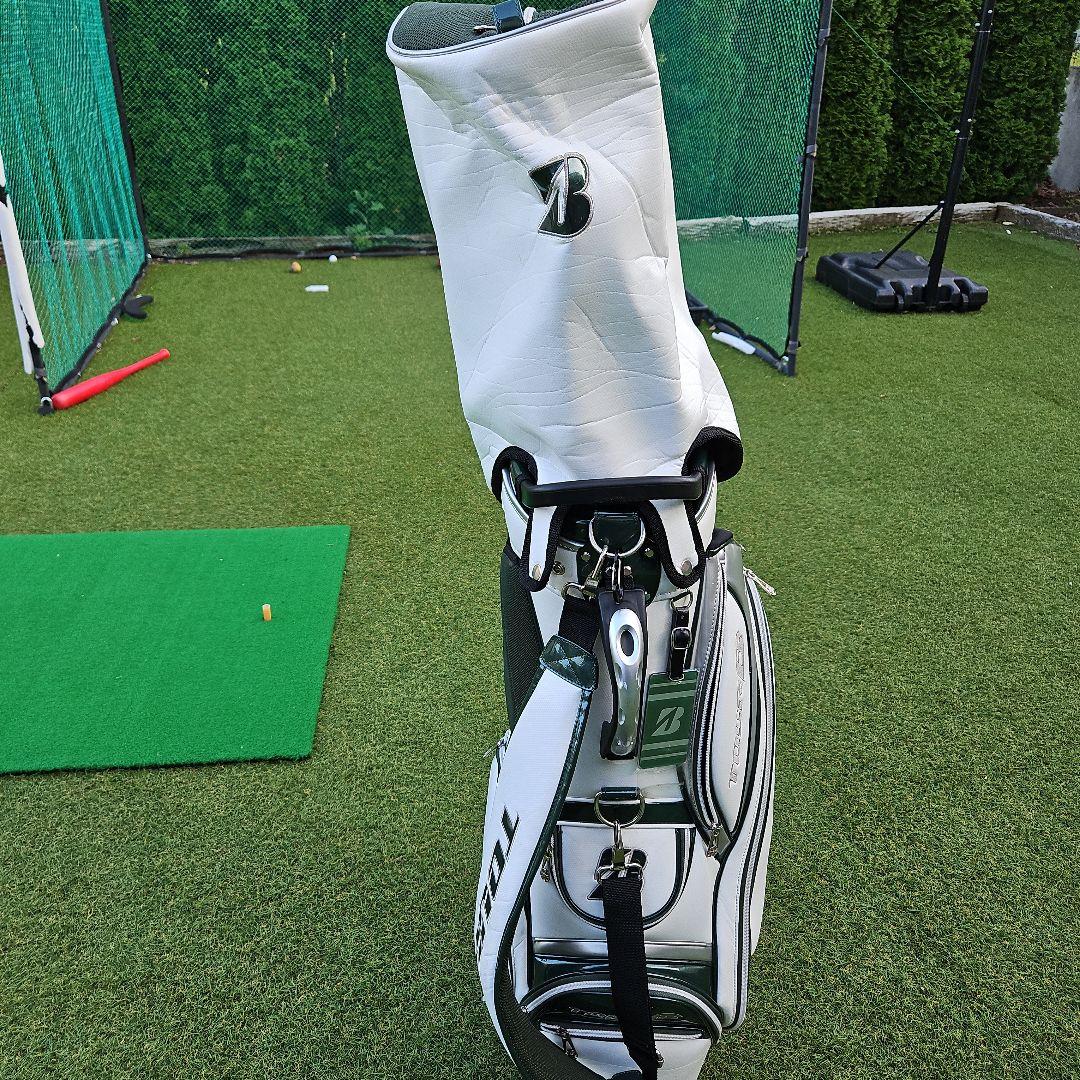値下しました！！TOUR B キャディバッグ ヘッドカバー6個付き