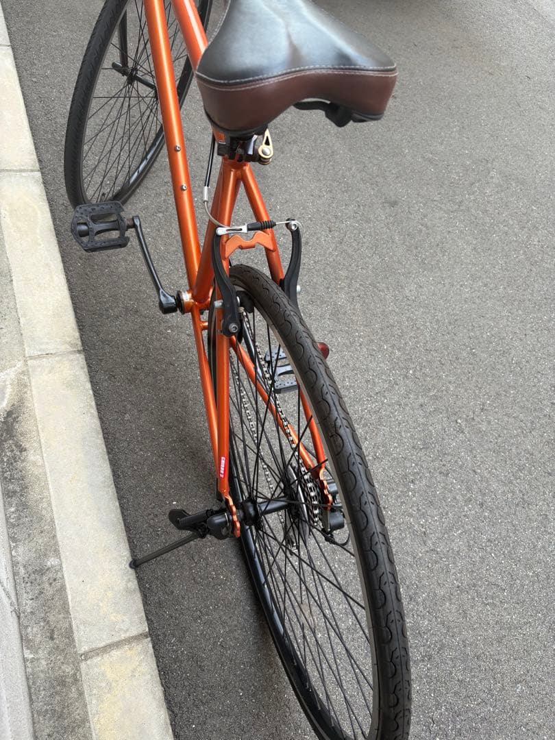 <両ほぼタイヤ新品> クロスバイク　オレンジ