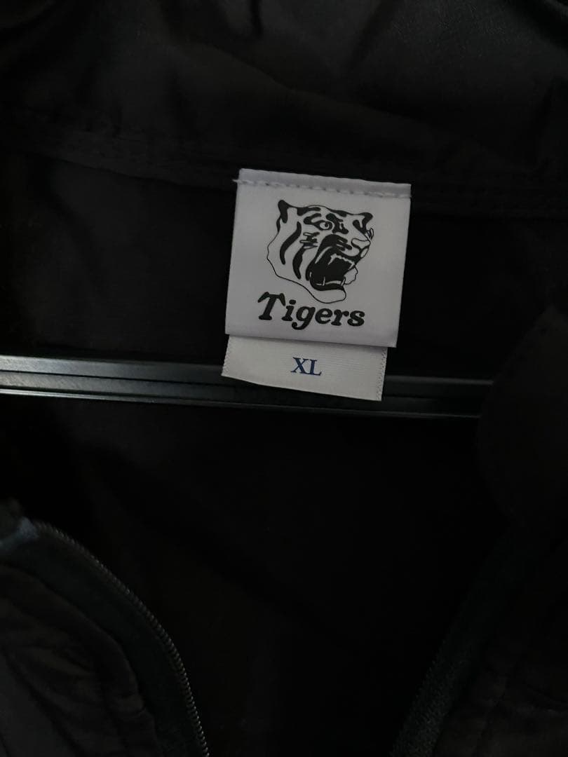 阪神タイガース 2025優勝　ウィンドブレーカーXL