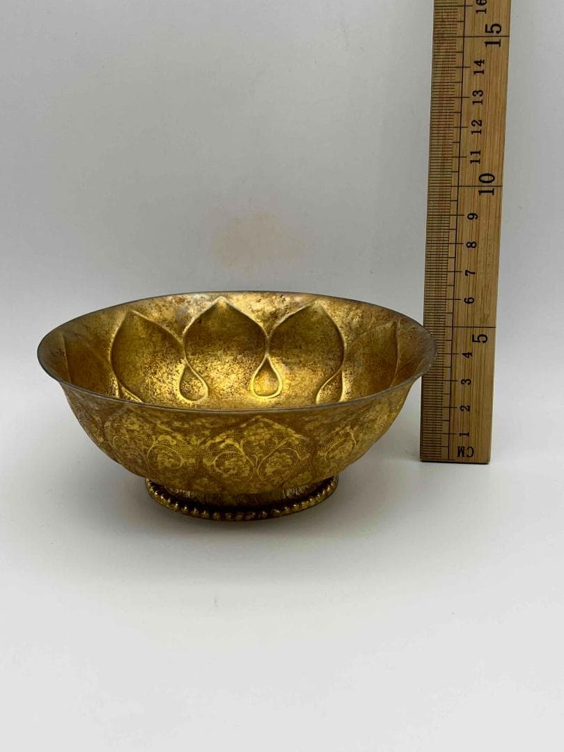 唐時代　金器　 金象嵌鏨彫吉祥蓮花瑞獣紋葵口鉢 百獣図　寅鳥紋(E-56)