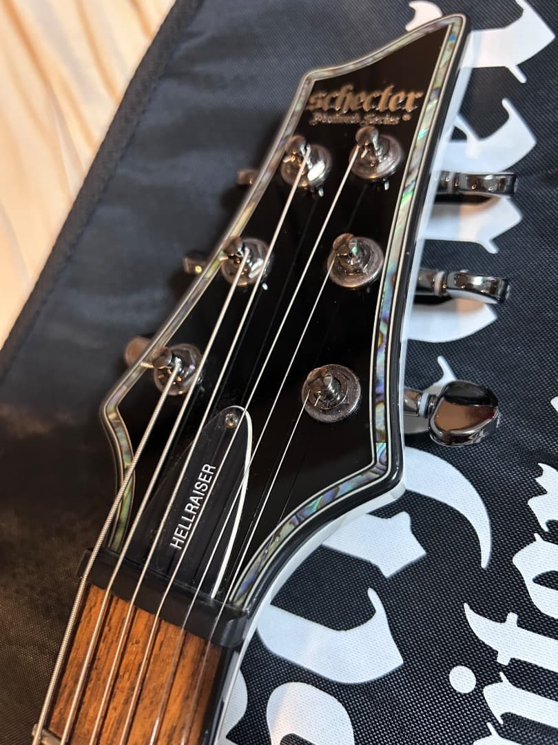 ギター SCHECTER HELLRAISER C-1 WHT