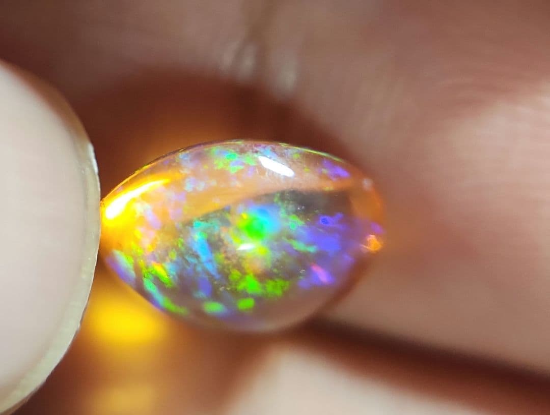 天然ファイアーオパール 2.440ct