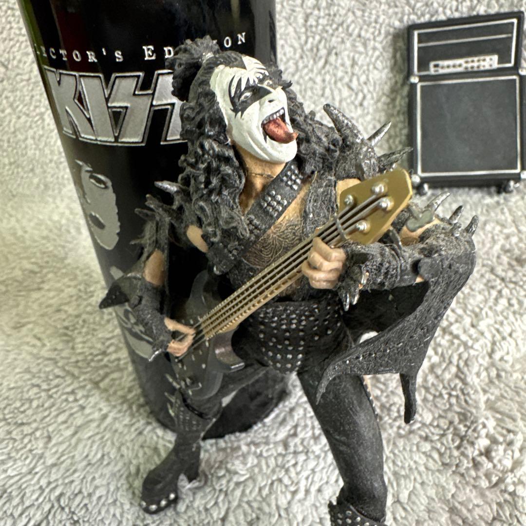 バンドKISS ①ワイン　②ジーン・シモンズ　フィギュア