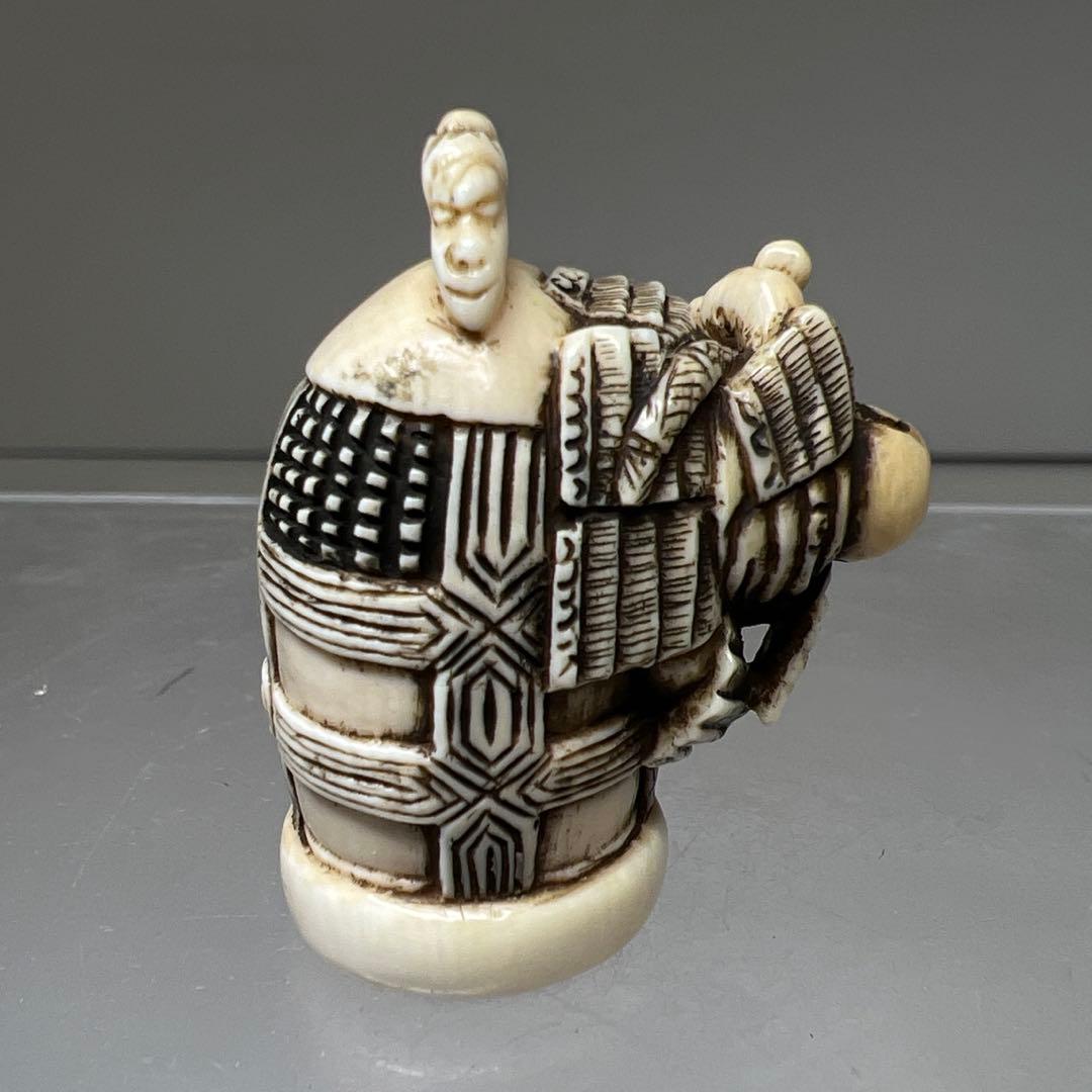 専用　極上鐘に人物根付　12g 東Y8-0203☆2Fトコチ