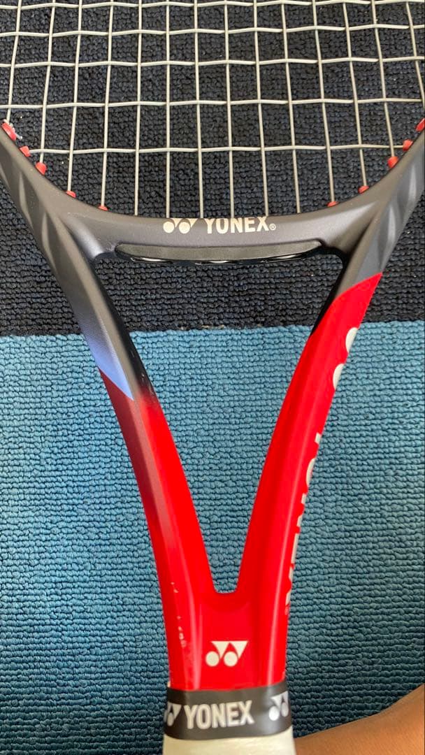 V CORE98テニスラケット