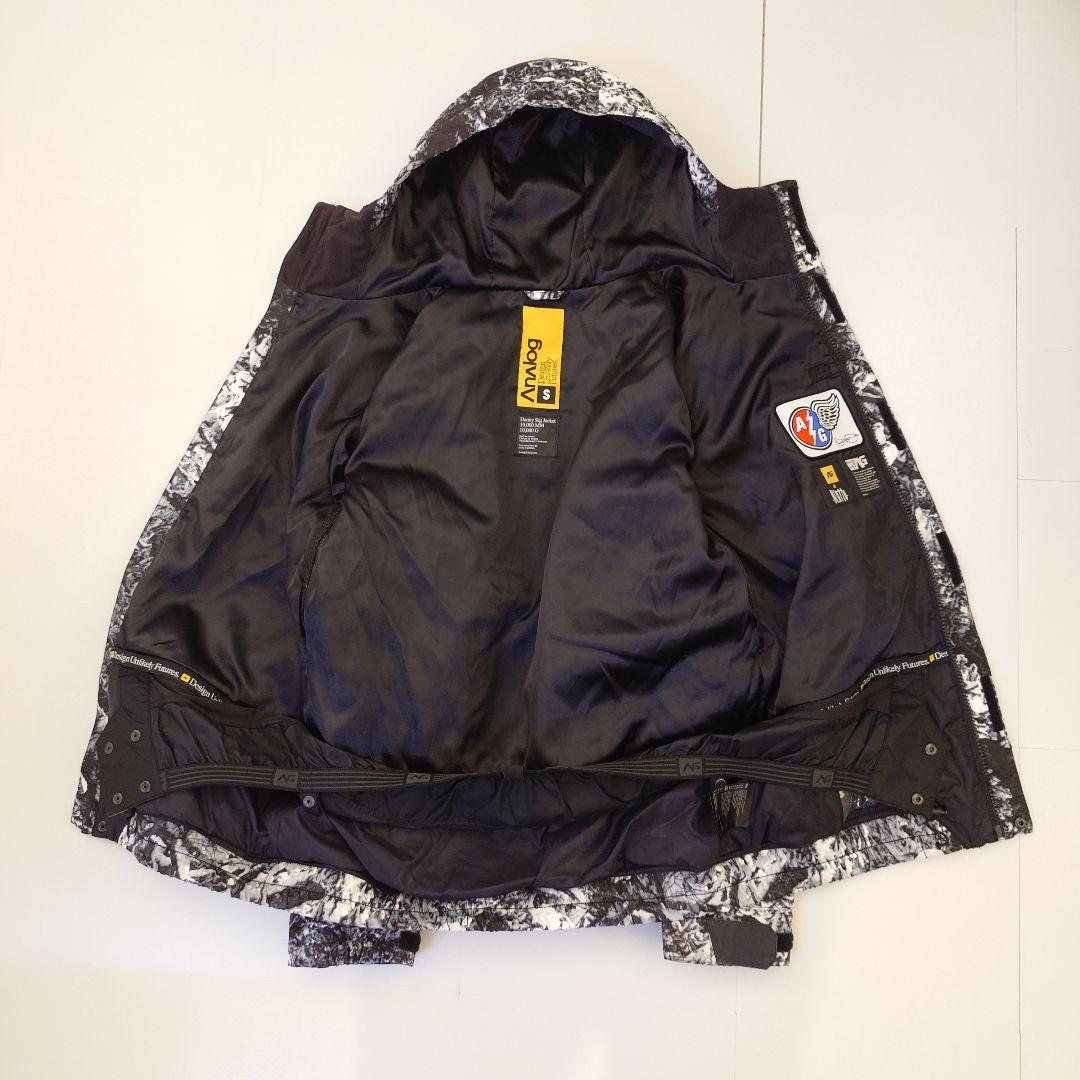 Analog(Burtonの姉妹ブランド)のスノーボードウェア　アナログ