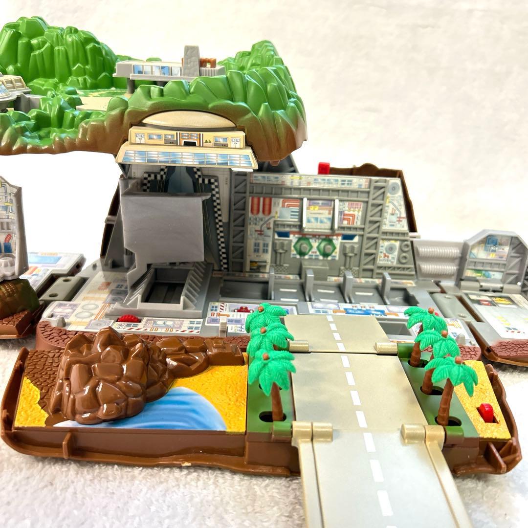 タカラ　サンダーバード　トレーシーアイランド　トランスフォーミング　プレイセット