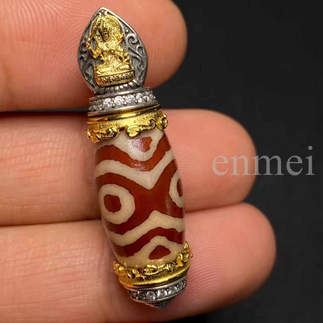 中国古美術・藏區回流・紅肉蓮花三眼天珠・文殊菩薩・天然石・瑪瑙・闢邪消災・根付