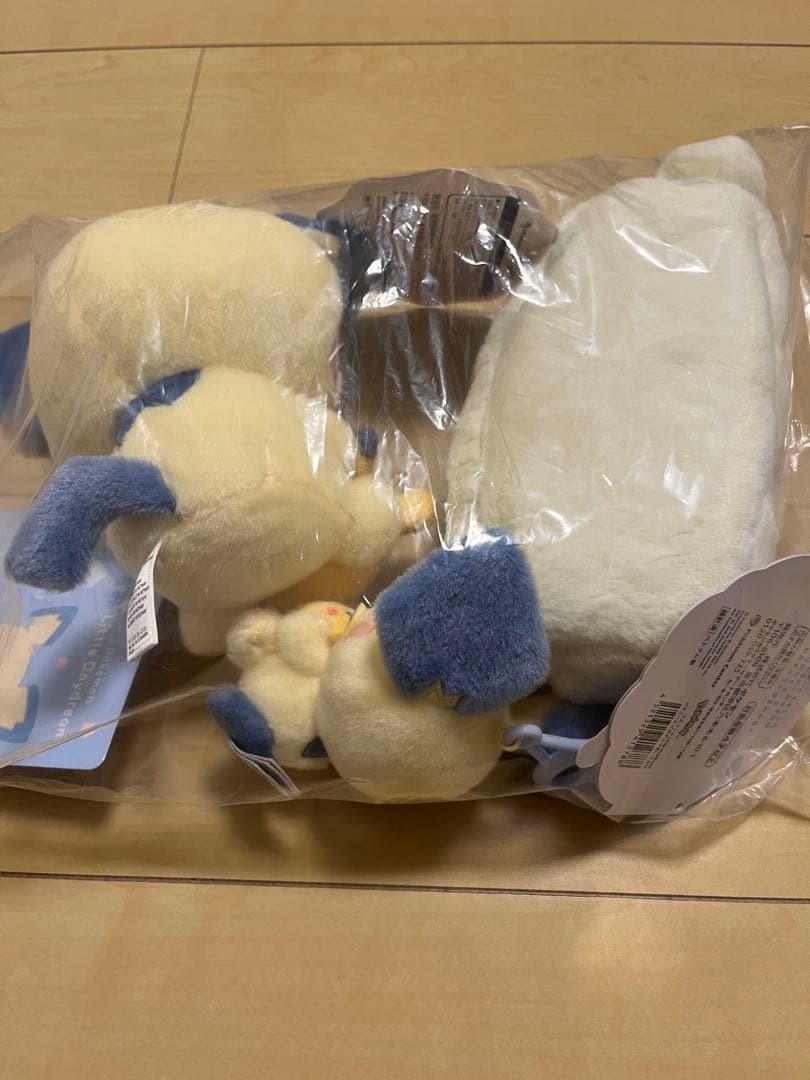 ポケモン リトルデイドリーム ぬいぐるみピチューセット【新品です】