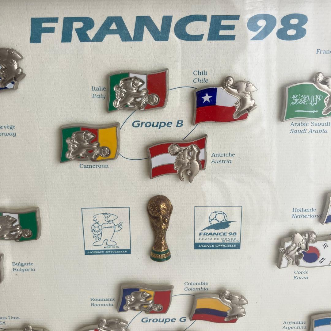 フランスワールドカップサッカー'98 32ヵ国 ピンバッジ 額入り