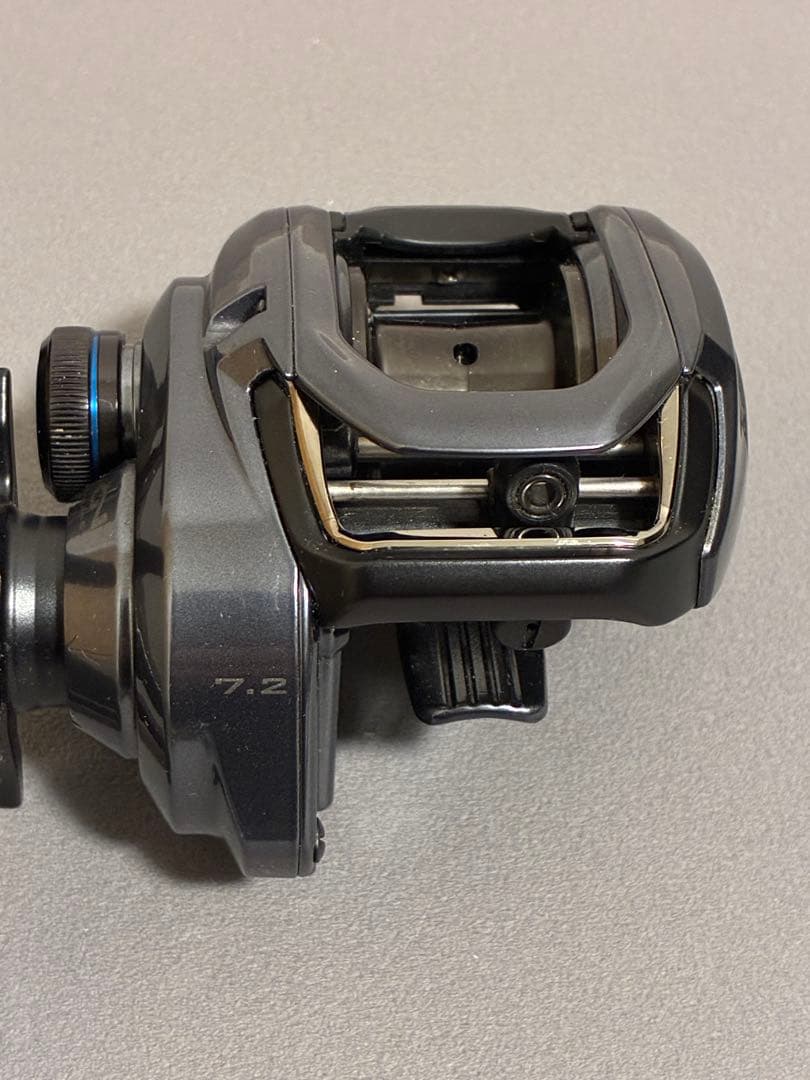 【美品】シマノ 24 SLX 70HG 右巻き ベイトリール