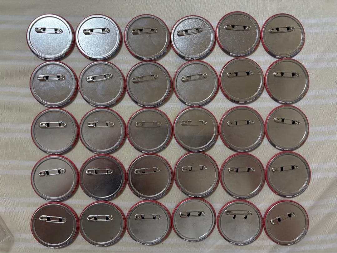 カラフルピーチゆあんくん缶バッジ30個