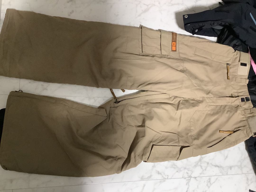 スノーボードウェアセット　キスマーク　ウェアM パンツL　レディース