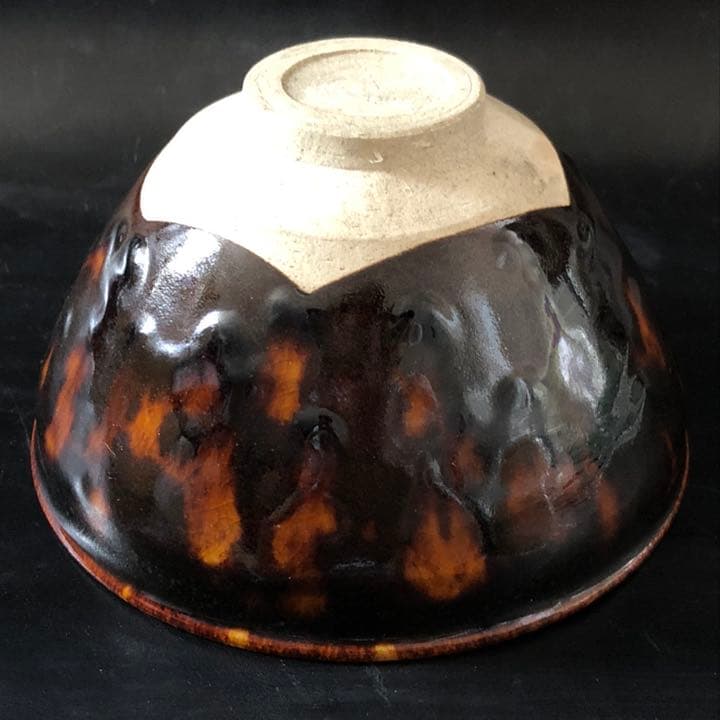 究極の美◼️蔵からかなり凄い雰囲気の抹茶茶碗が出てきました。