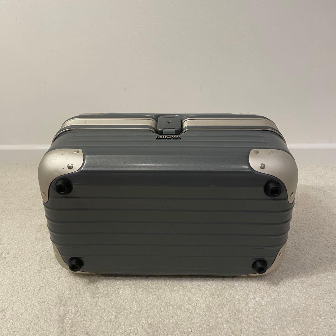 【美品】RIMOWA Limbo ビューティーケース 18L マットグレー 鍵付